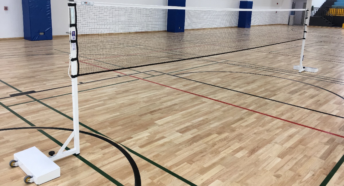 Installation poteau et filet de Badminton Sodex